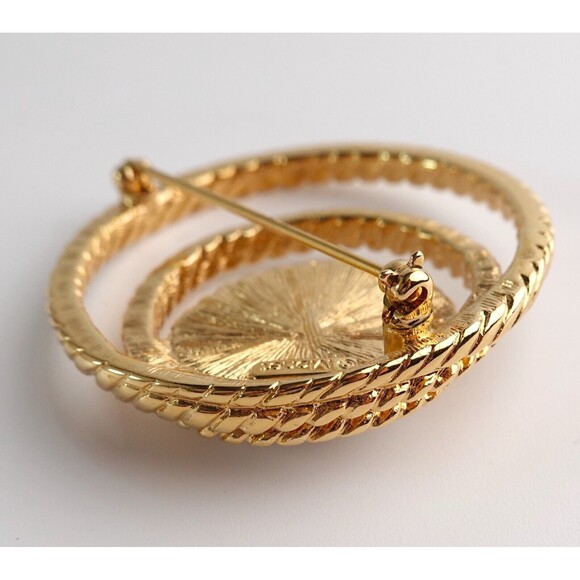 VTG Monet Brooch Gold Tone Circular with Faux Pearl Pin - Picture 7 of 9